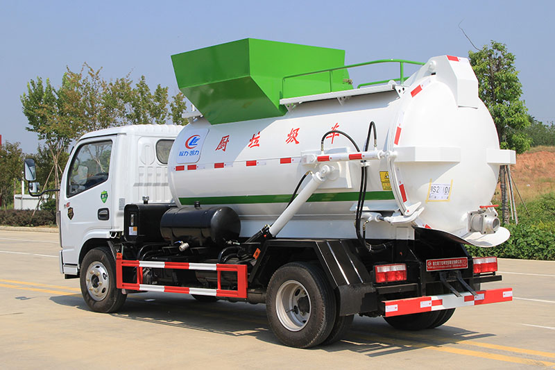 東風小多利卡餐廚垃圾車(罐式)(4.5方)