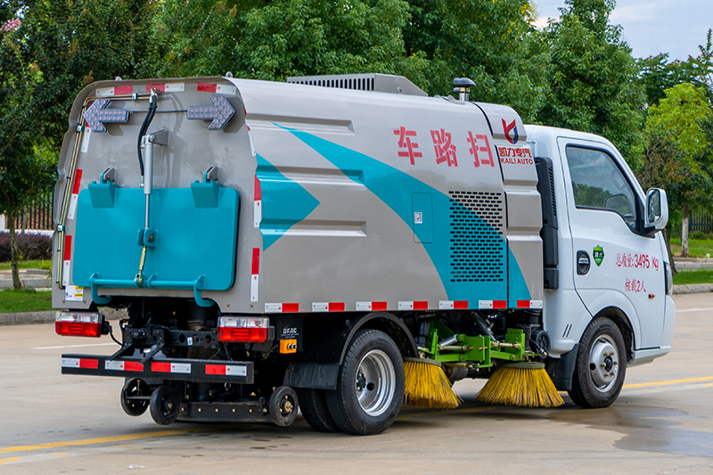 東風途逸掃路車(0.5水1.5塵)